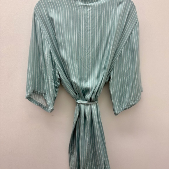 Gentle Fawn Robe Kimono - Picture 5 of 6